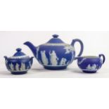 Wedgwood dip blue tea pot, sugar bowl & milk jug, height of tallest 13cm (3)