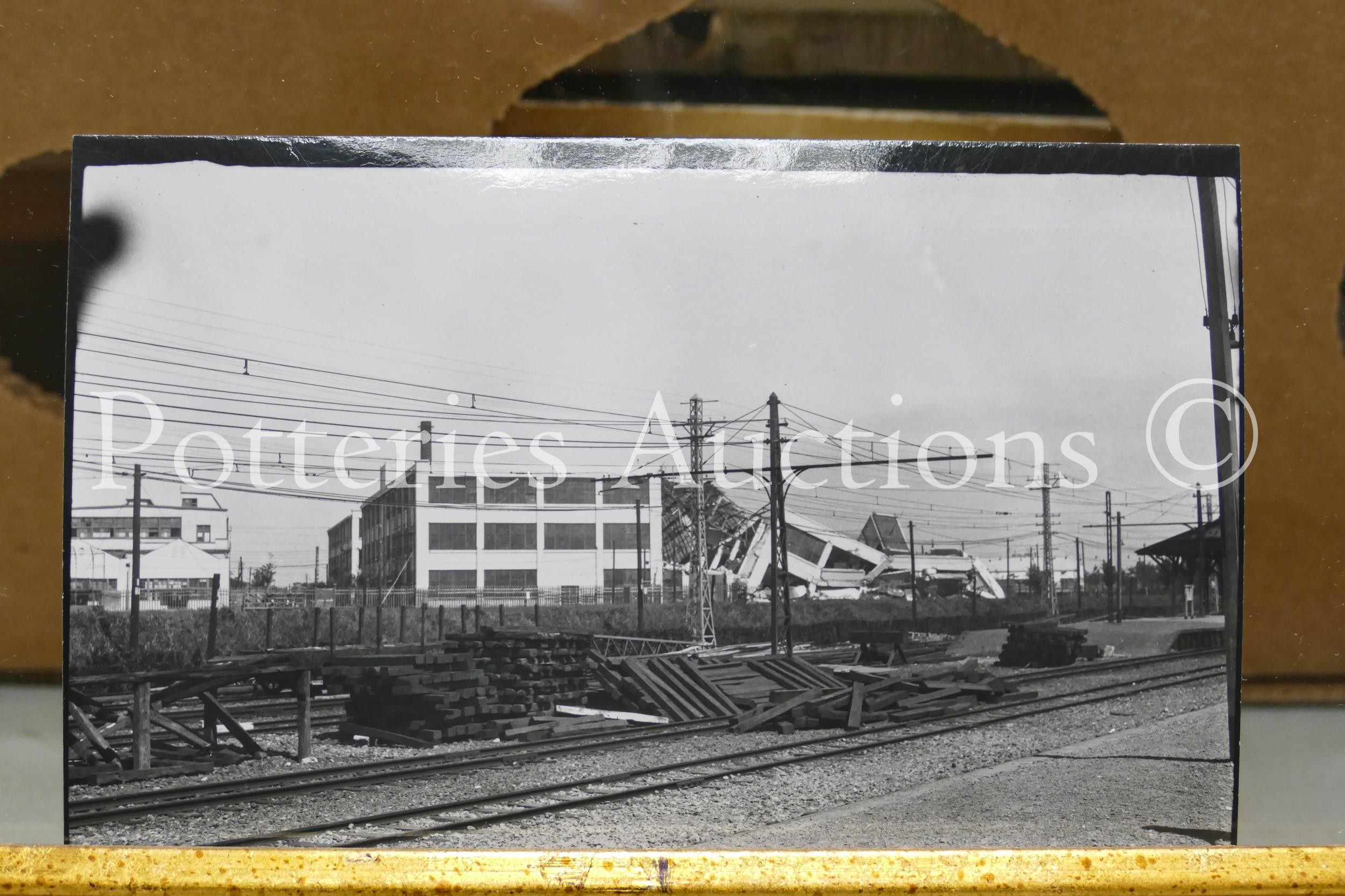 Photographs of the 1923 Great Kanto Earthquake in Japan. An interesting and rare private - Image 100 of 115