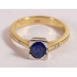 18ct gold ring set with centre sapphire,size N, 5.1g.