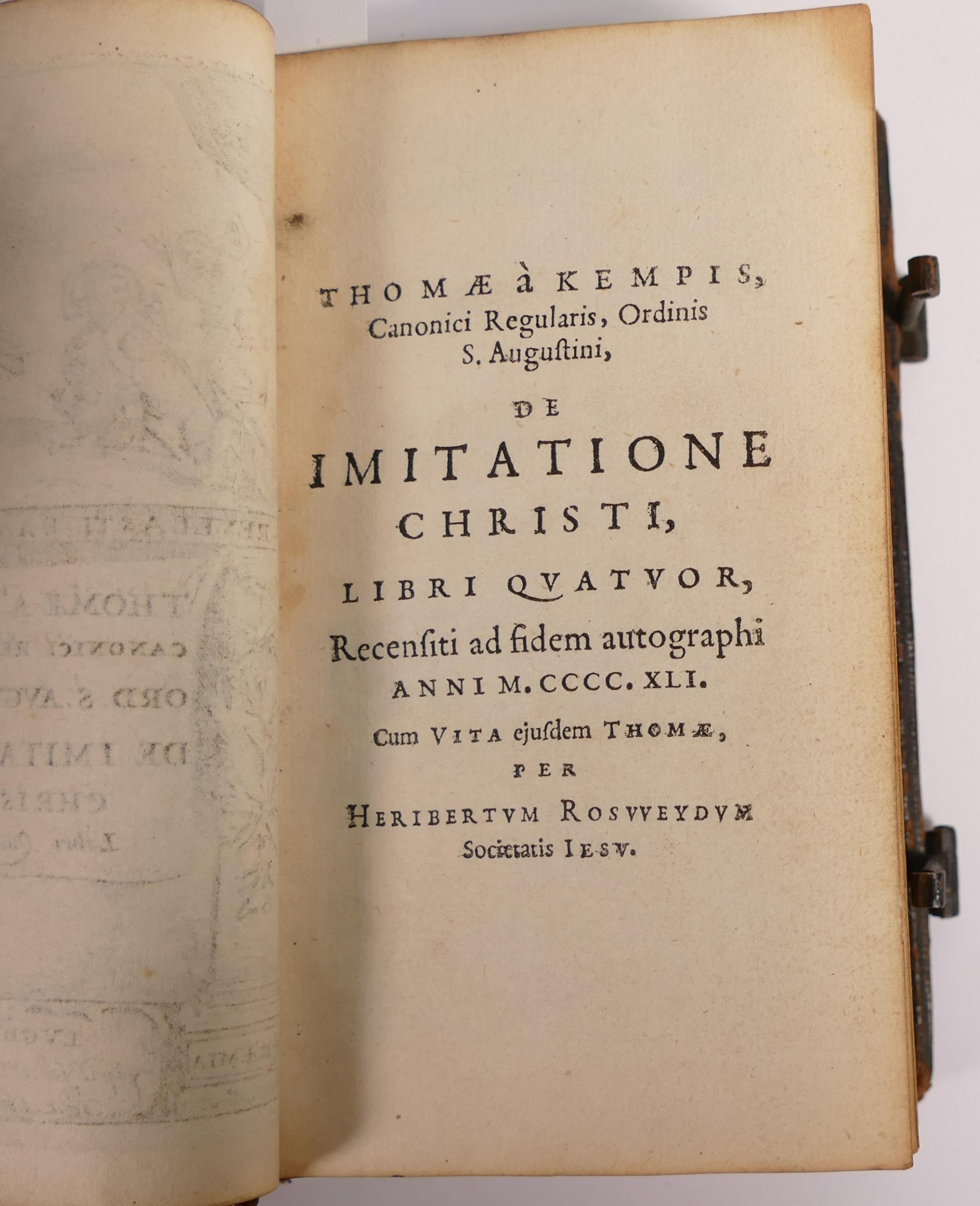 Thomas A Kempis The imitation of Christ - An early leather bound book with original brass clasps. - Image 5 of 9