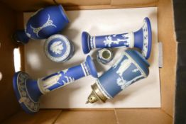 A collection of Wedgwood Dip Blue items with damages(6)