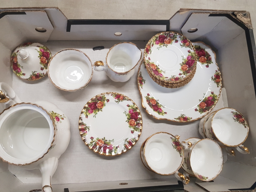 Royal Albert Old Country Roses pattern 22pc tea set, 2nds (1 tray).