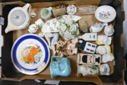 A mixed collection of items to include Wedgwood wild strawberry pin dish, Kutani crane trinklet