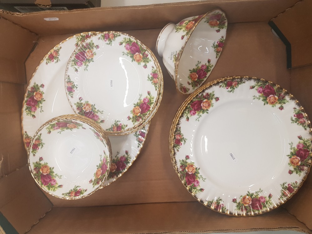 A collection of Royal Albert Old Country Roses pattern dinner ware items to include oval meat