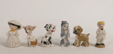 A collection of Wade figures to include Pearly Man & Women, TV Pets Figure Bengo, Fifi, Pepi,