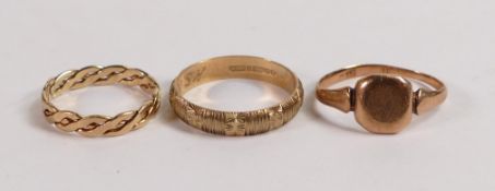 9ct gold wedding ring, size O and two 9ct gold rings, 5.5g.
