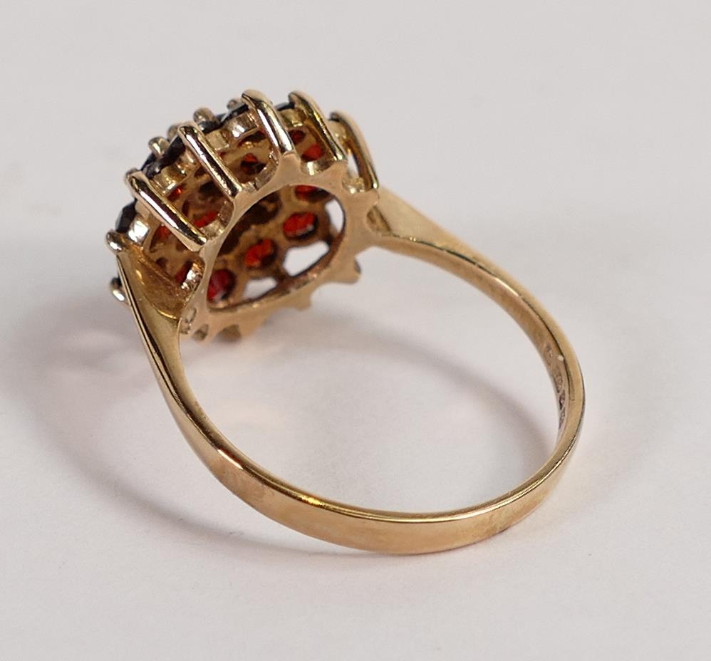 9ct gold gold garnet cluster ladies dress ring, UK size P, weight 3.2g. - Image 2 of 2