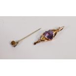 9ct rose gold bar brooch set with heart shaped purple stone, back pin broken,3g.
