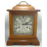 Tristar oak cased mantel or bracket clock, height 37cm