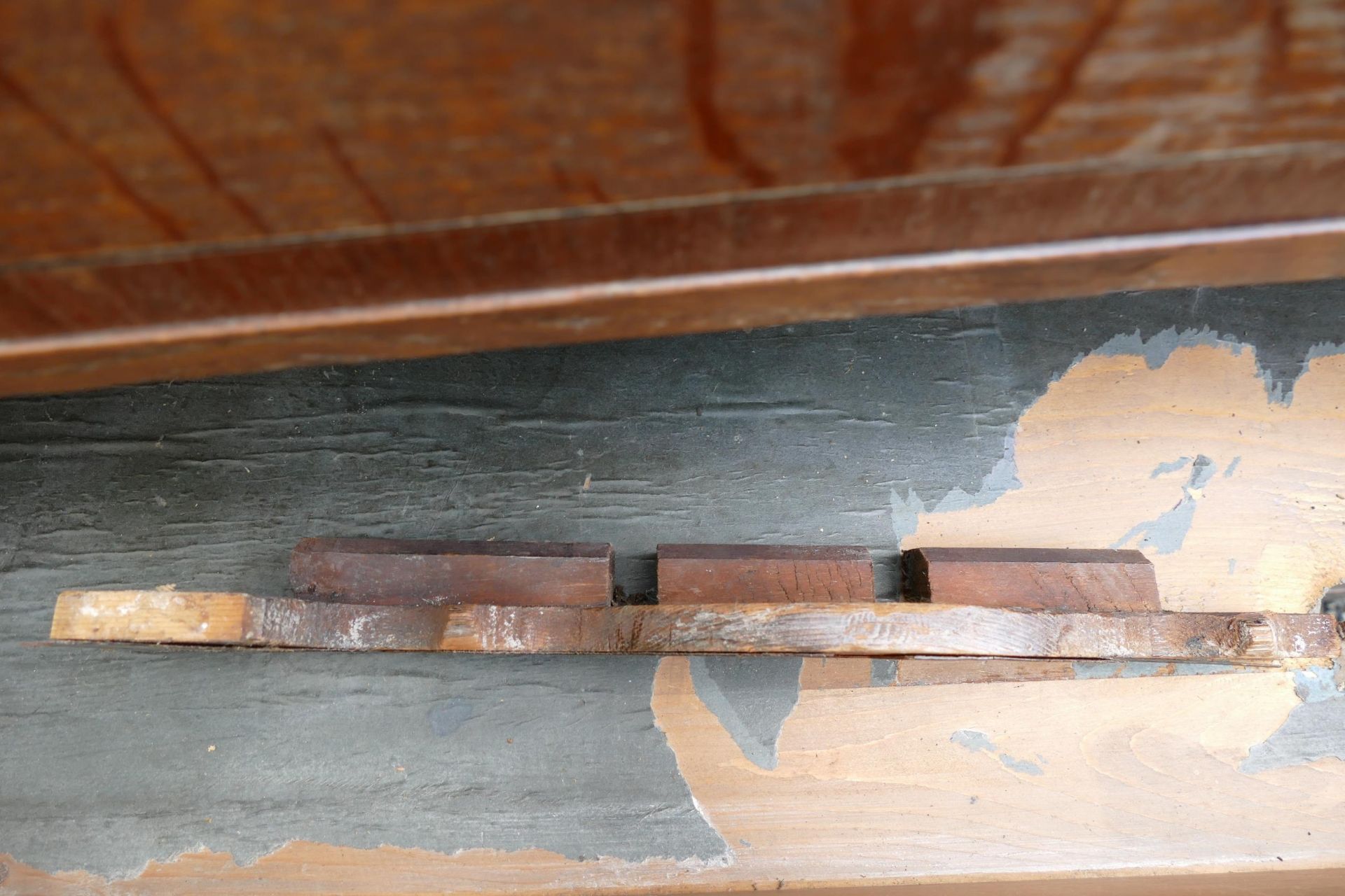 Distressed Inlaid Edwardian Chest of Five Drawers, length 121cm, height 116cm & depth 53cm - Image 4 of 10