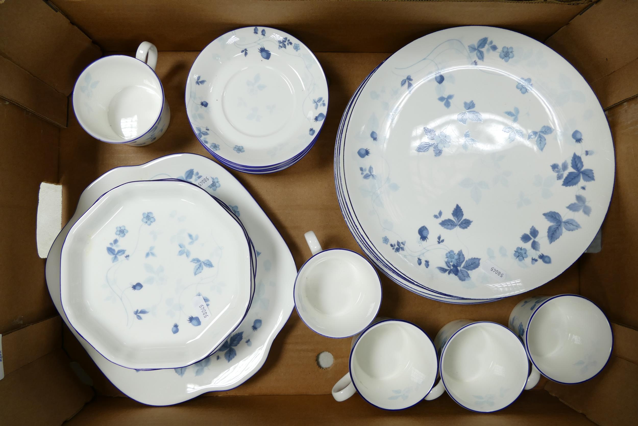 Wedgwood Strawberry Blue Patterned Tea & dinner ware to include dinner plates, cups & saucers etc (