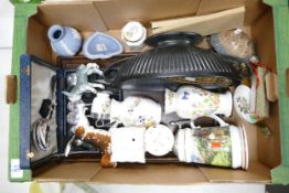A mixed collection of items to include Cased Cutlery, Wedgwood Jasperware, Beswick Beagle, Aynsley