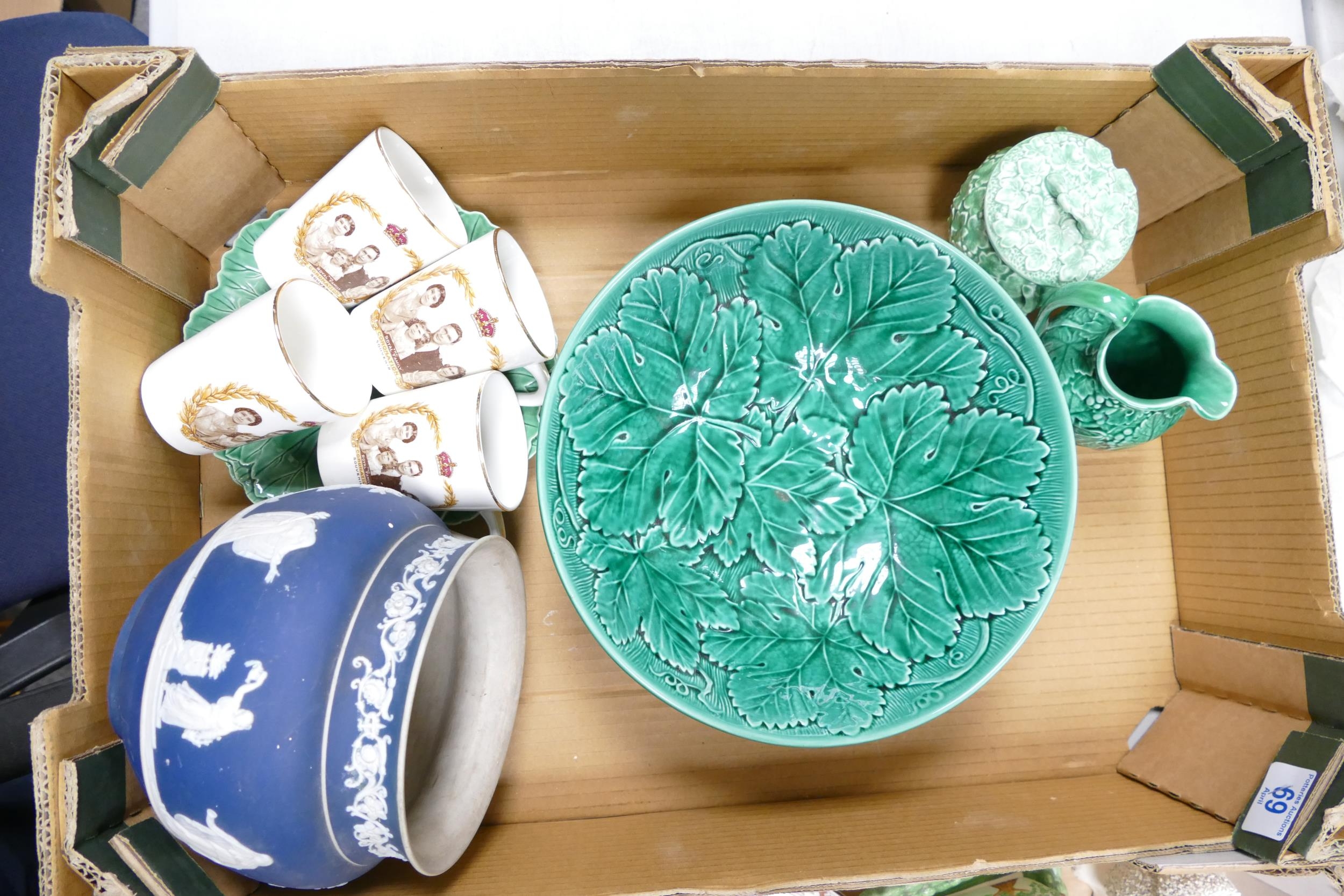 A mixed collection of items to include Wedgwood & similar Cabbage ware (large green bowl with chip