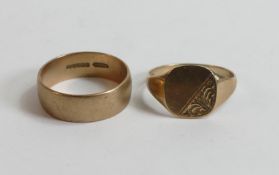 9ct gold gentlemans wedding ring and signet ring, both size W,9.5g.
