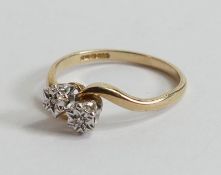 18ct two stone diamond ring, size M, 1.7g.