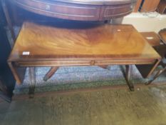 Mahogany drop leaf coffee table, 107cm in length (un-extended).