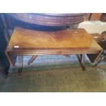 Mahogany drop leaf coffee table, 107cm in length (un-extended).