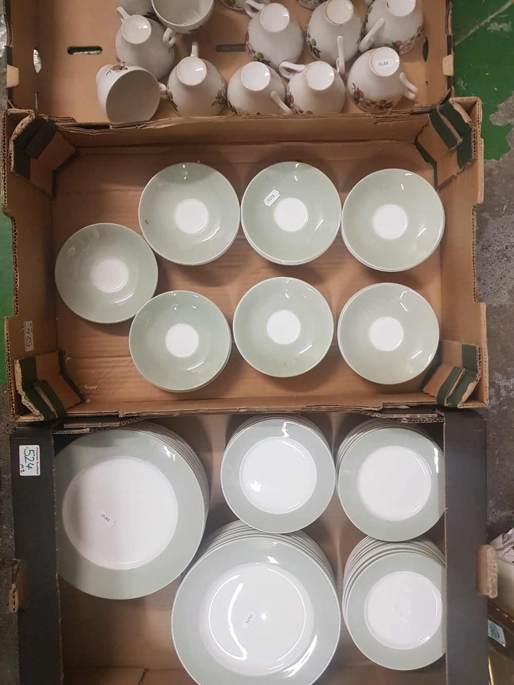 A collection of WH Grindley tea and dinner ware items to include 17 tea cups, 39 saucers, 36 side - Image 2 of 2