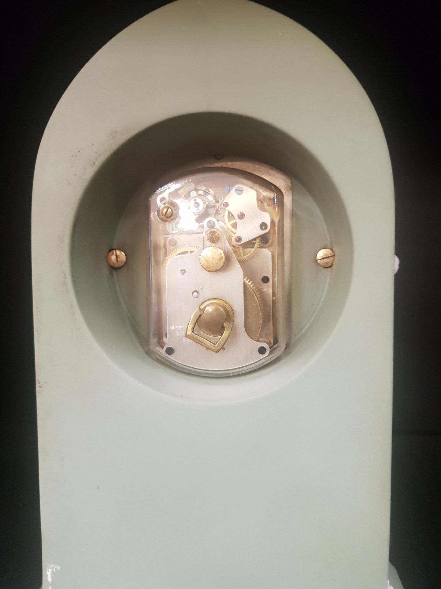 Wedgwood Green jasperware Mantle Clock with Mechanical movement - Image 2 of 2