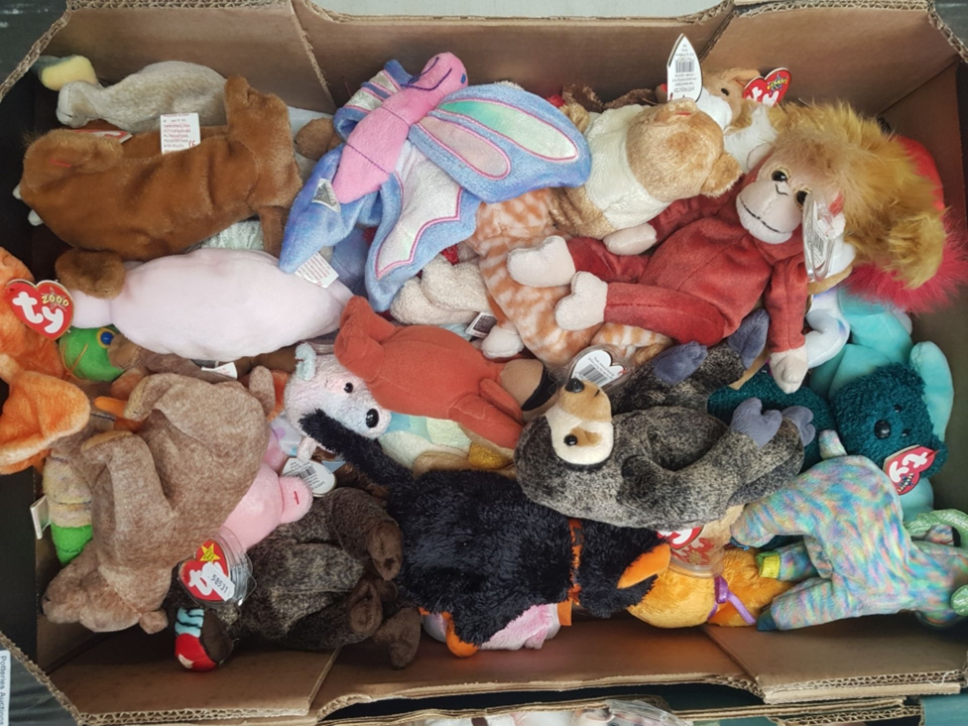 A large collection of TY Beanie babies (1 tray)