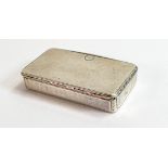 18th century French silver snuff box, Paris 1756 - 1762, Louis XV. Measures 8.6 cm wide, good