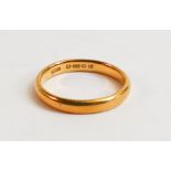 22ct gold wedding ring, size N, 4g.