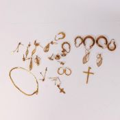 Group of assorted 9ct gold and gold coloured metal jewellery, mostly earrings, and appear to be