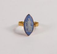 Wedgwood oval cameo brooch in 9ct mount, mounted on yellow metal band, tested to be 22ct gold,1.9g.