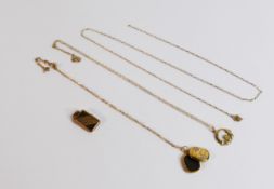 Three 9ct gold pendant & necklaces, 5.4g. (3)