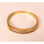 9ct gold half eternity ring, size T, 2.4g.