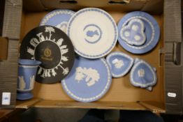 Mixed collection of Wedgwood Jasperware items to include four blue pin dishes, five wall plates