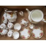 Royal Albert Old Country Roses pattern items to include large teapot, 6 cups, 6 saucers, vase and