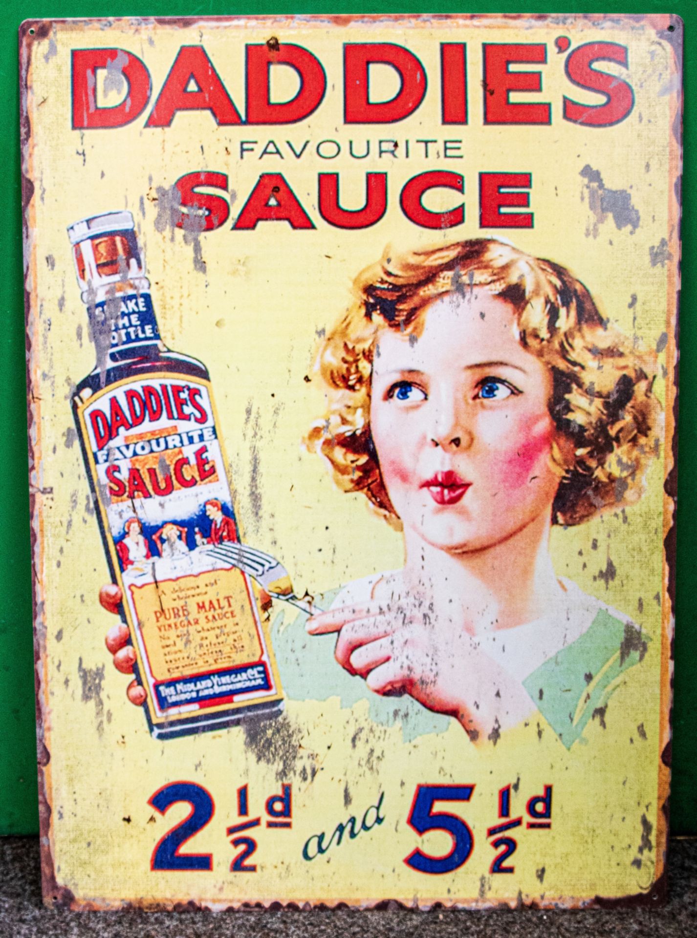 Vintage Style Tin 'Daddie's Favourite Sauce' Advertising Sign 70x50cm