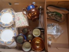 A mixed collection of ceramic items to include Early 20th century Wilkinsons set of 6 side plates