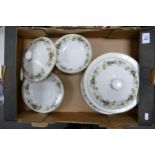 Royal Doulton Larchmont patterned dinnerware