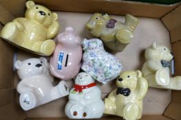 A collection of Wade Items to including Novelty Teddy Bear & Piggy theme money boxes. These were