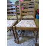 Set of 4 oak ladder-back dining chairs with turned front supports (4).