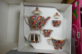 Boxed Wade Chintz pattern Breakfast Set