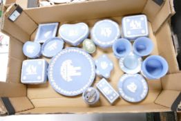 Wedgwood jasper ware to include lidded pots, vases, lighter, pin dishes, plate etc ( 1 tray)