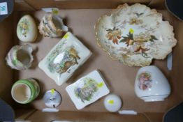 A collection of Crown Devon to include Nankin bowl and pot, Welford on Avon trinklet box, Royal