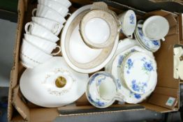 A mixed collection of tea and dinner ware to include Hammersley floral part teaset, Royal Doulton