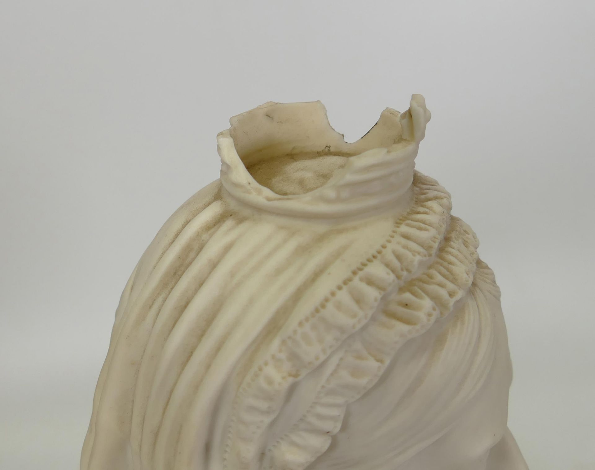 Turner & Wood Parian Bust of Queen Victoria, damaged crown, height 24cm - Image 2 of 4
