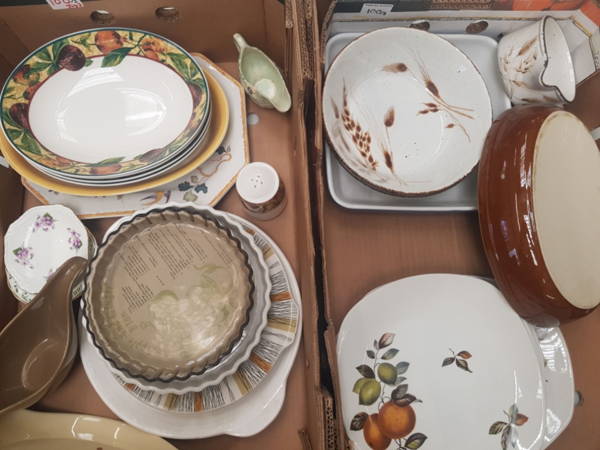 A mixed collection of ceramic items to include Mid winter plates, Royal Doulton open veg dishes,