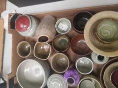 A collection of studio pottery to include Vases, bowls, lidded pots etc (1 tray)