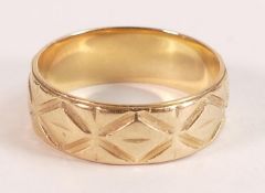 14k gold wedding band / ring, marked 14k & tested as 14ct gold. Ring size O, weight 4.31g