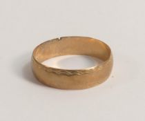 9ct gold wedding ring, size S,2.3g.