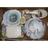 A mixed collection of ceramic items to include Crown Devon plates, Cries of London plate etc (1