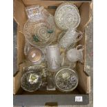 A mixed collection of glassware to include fruit bowls, jugs etc (1 tray).