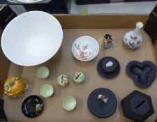 A mixed collection of items to include black jasperware paperweight, Wedgwood fruit bowl, Kutani