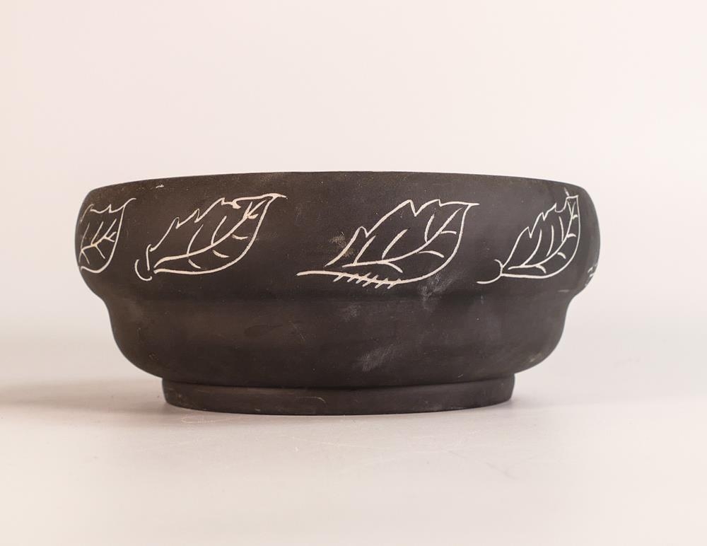 Wedgwood Studio bowl decorated in Black Jasper dip, Sgraffito design, diameter 18cm - Bild 3 aus 4